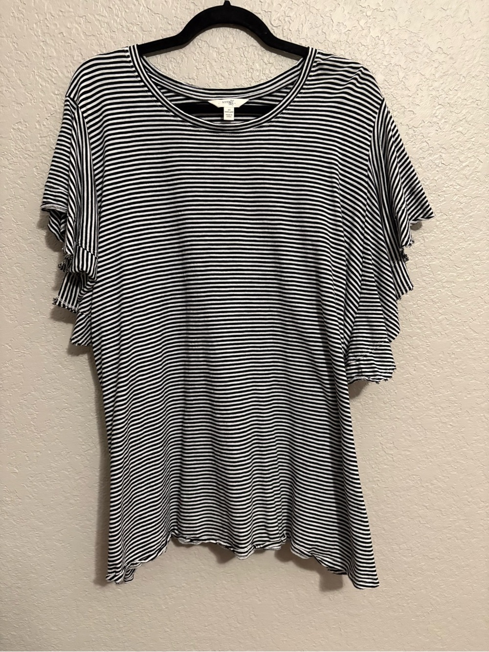 Terra & Sky Women’s 2X Black White Striped Ruffle Sleeve Top Plus Size